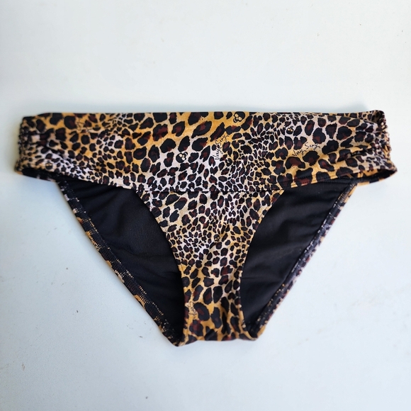 VICTORIA'S SECRET BIKINI BOTTOM ONLY SKULLS VERY SEXY ANIMAL PRINT Brown Sz S - Picture 1 of 9